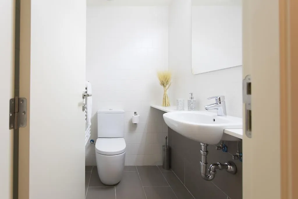 Bravissimo Cort Reial-2B Appartement Gerona